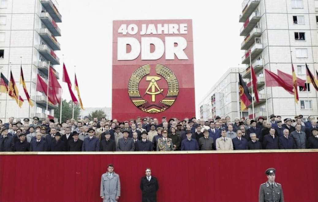 N3-GDR_40th_anniversary_Honecker_Gorbachov.jpg
