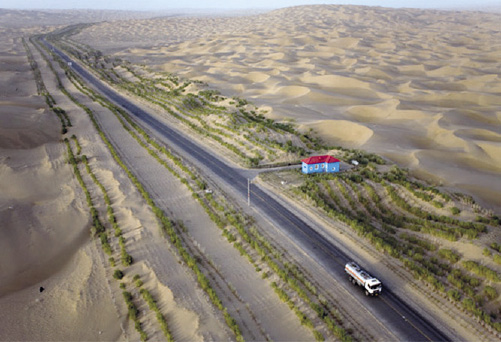 c4-fig3-china-tarim-desert-highway.jpg