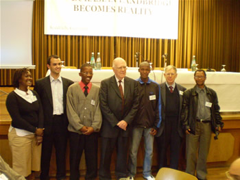 20. Mr. LaRouche with the international delegations